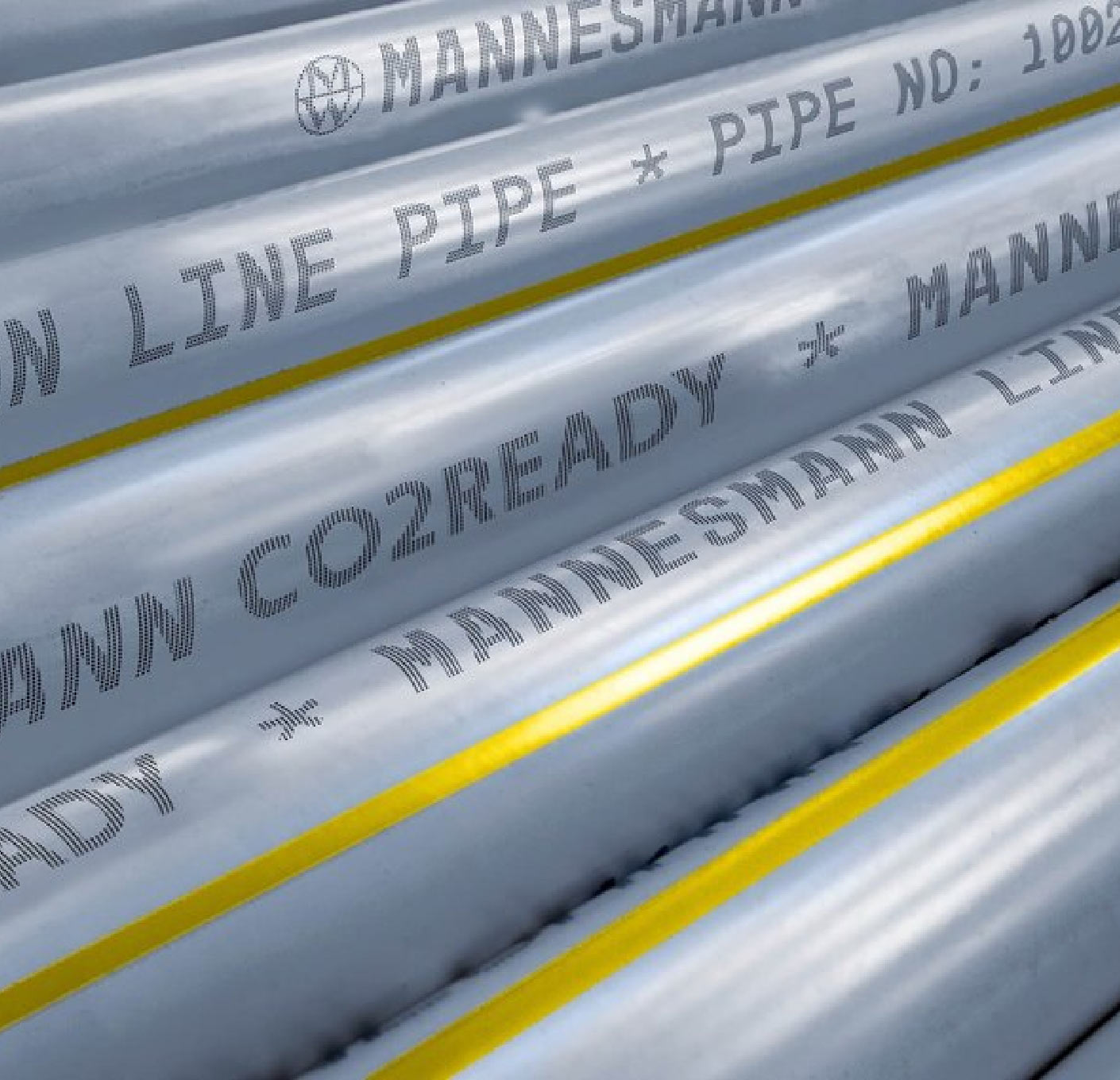 Darstellung mehrerer HFI-geschweißter Stahlrohre mit der Aufschrift CO2ready